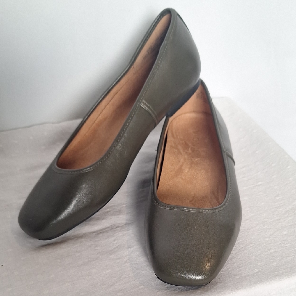 Vionic Orinda Olive Green Women's Square Toe Ballet Flats